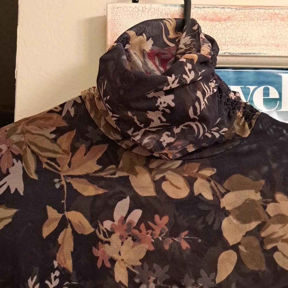 Etro Floral Nylon Stretch Turtleneck Made in Italy European sz48 US M - Picture 2 of 10